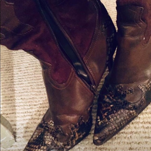 Unique Western Style Boots - Picture 3 of 4